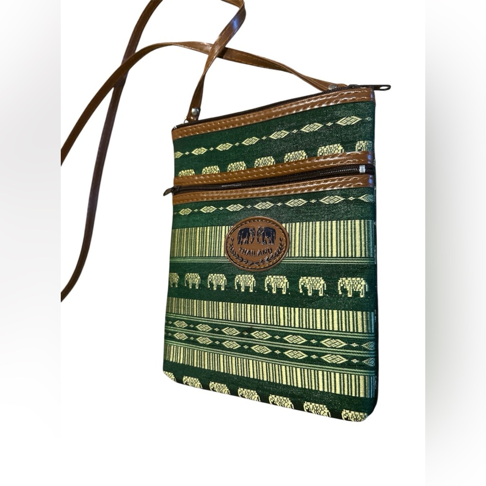 THAILAND 🇹🇭 embroidered Elephant Pattern Crossbody Bag / Purse Green